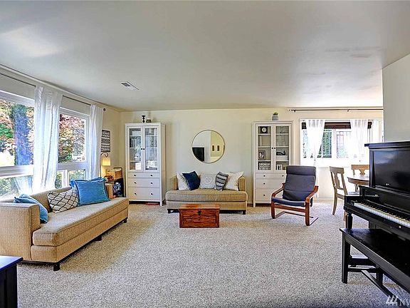 3rd image of 335 Mackenzie Dr