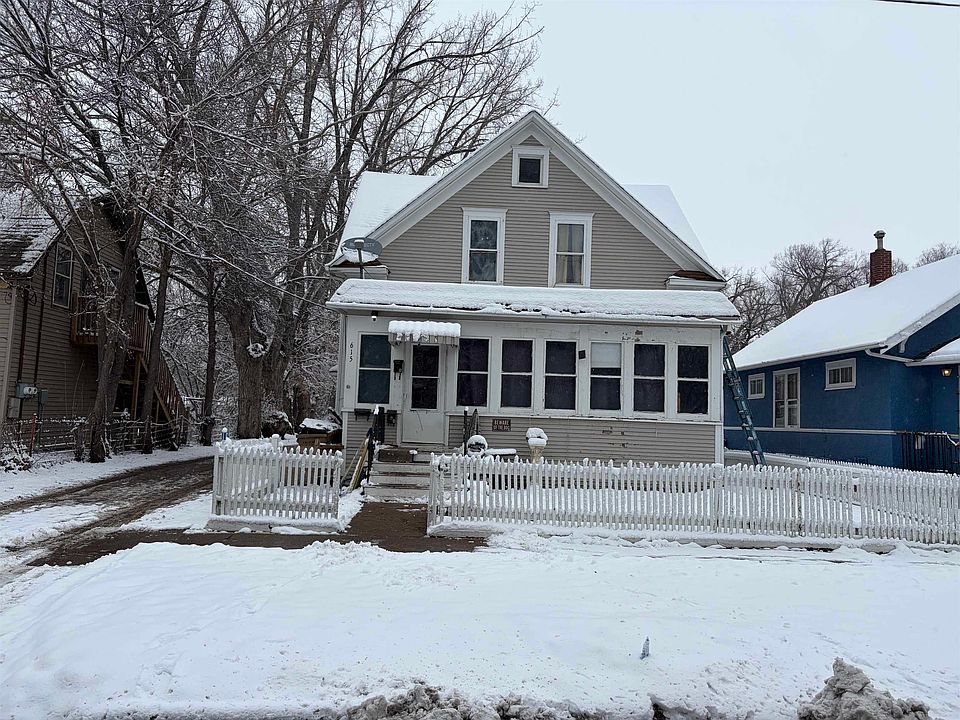 1st image of 615 6th Ave NE