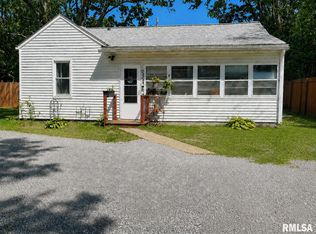 632 E Searing St, Carbondale, IL 62901