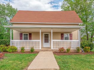 107 Dickson Ave, Dickson, TN 37055