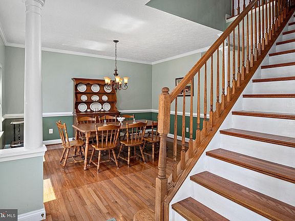 5th image of 3323 Governor Martin Ct