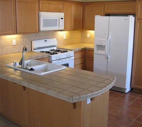 3rd image of 610 Sunrise Dr Unit 2J