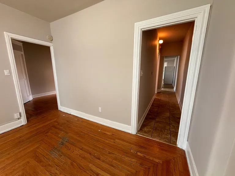 922 W Walnut St #2 — Photo 5