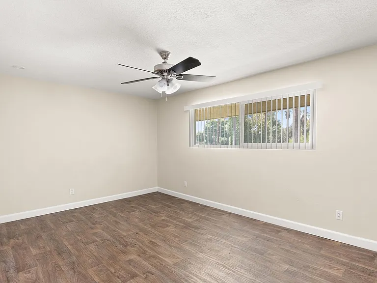 Waldorf Apartments- Riverside, CA — Photo 39