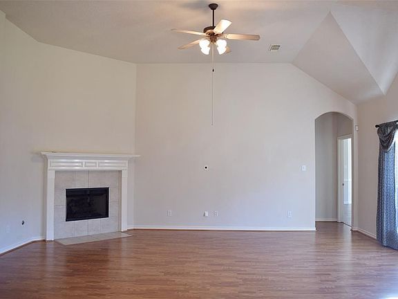 4th image of 1303 Miners Bend Ln