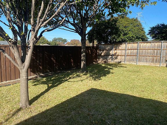 5th image of 16509 Dundrennan Ln