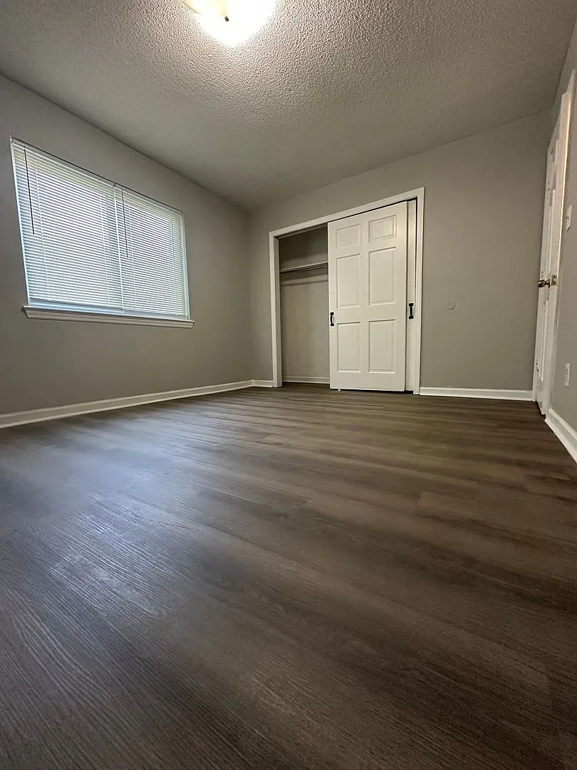 3324 Pinewood — Photo 4