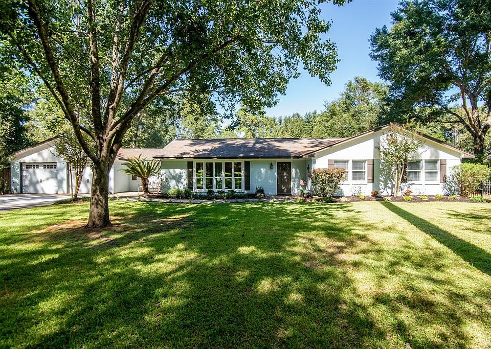 Welcome home to this amazing one story home on a cul d sac street with all the trees on a 3/4 of an acre lot.