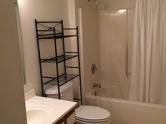 4th image of 490 E Liberty St #A