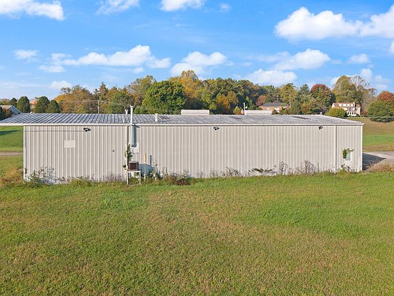 5th image of 3163 5th Street Rd