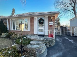 1369 Glen Rutley Cir, Mississauga, ON L4X1Z5