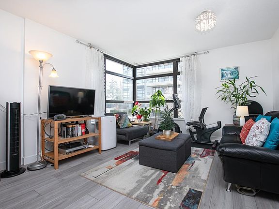 2nd image of 8120 Lansdowne Rd #404
