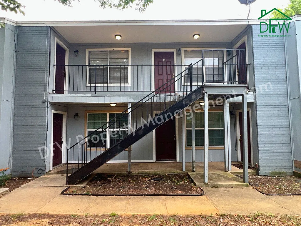 Building Photo - 219 Fry St #7