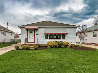 697 Glenhurst Rd, Willowick, OH 44095