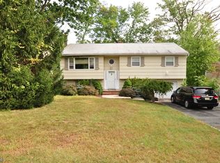 48 Grand Ave, Cedar Knolls, NJ 07927