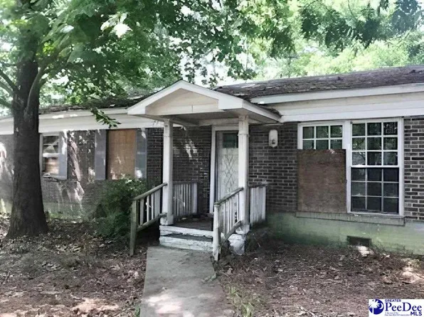 301 Colonial Dr, Timmonsville, SC 29161