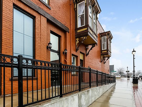 2nd image of 101 W Shiawassee Ave