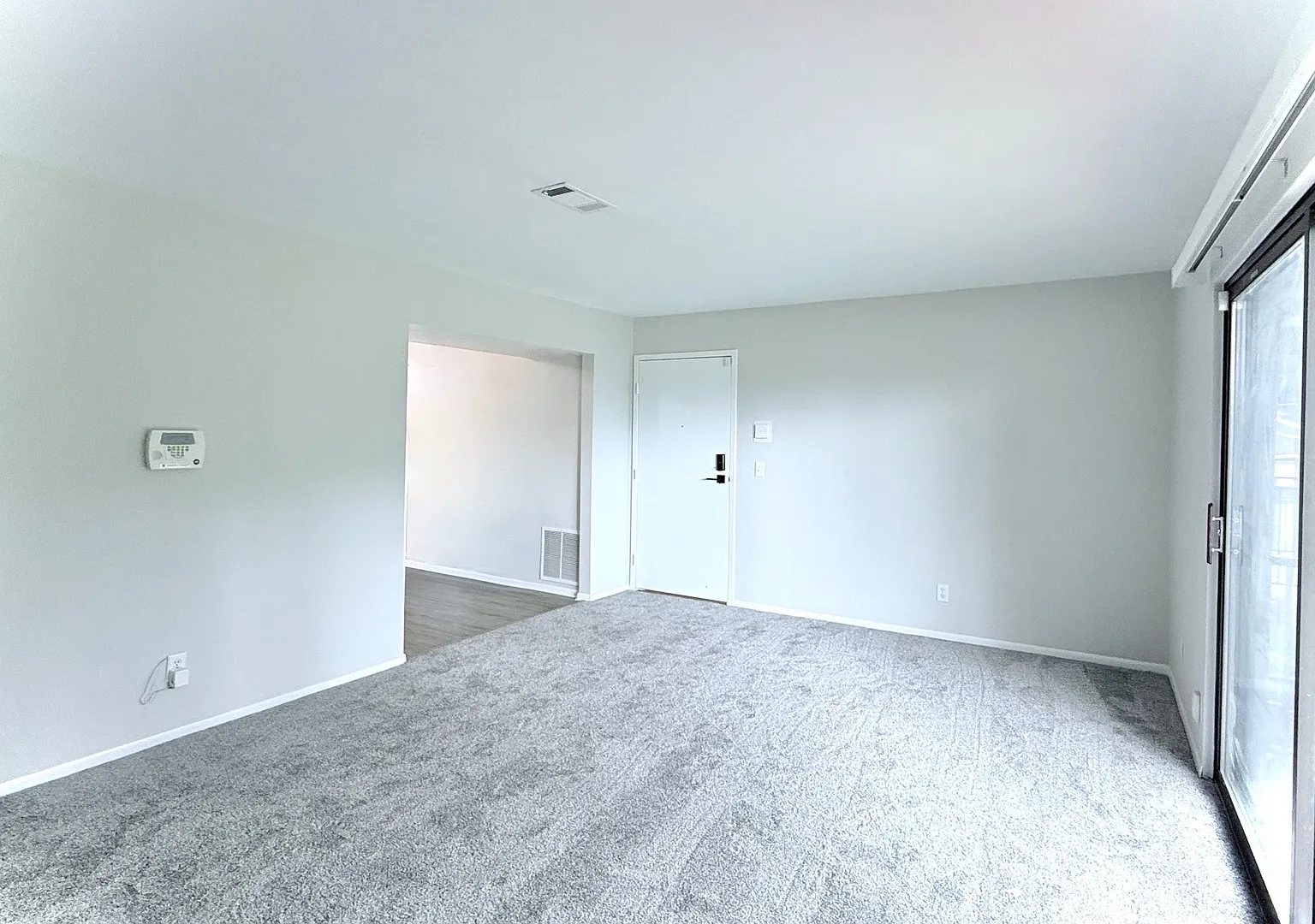 2 bed, 984 sqft, $1,250 — Photo 4