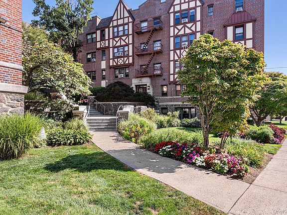 2nd image of 604 Tompkins #B4