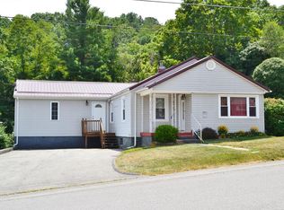211 Middlesex Ave, Princeton, WV 24740