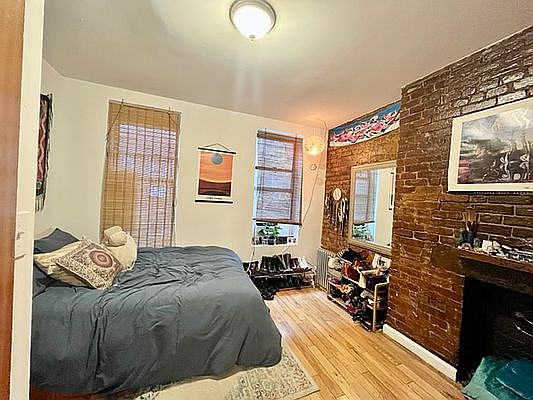 2nd image of 308 E 6th St APT 15