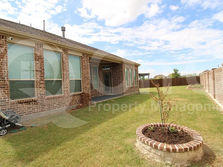 7324 Black Cherry Ln — Photo 29