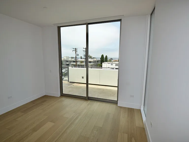 2750 4th Ave #304 — Photo 17
