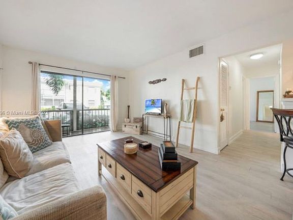 4th image of 170 Cypress Club Dr APT 702