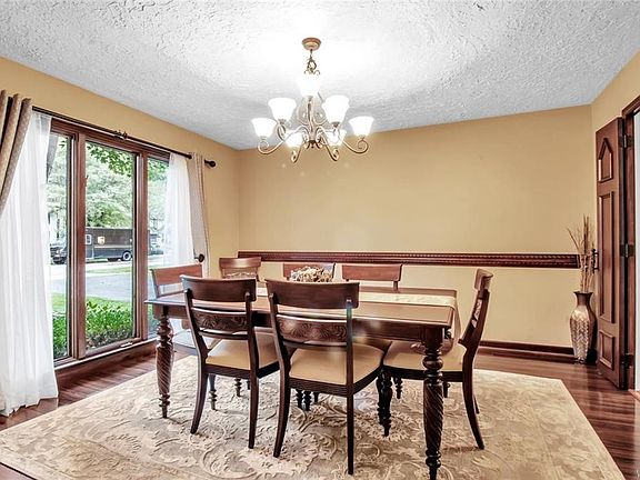 4th image of 277 Forestview Dr