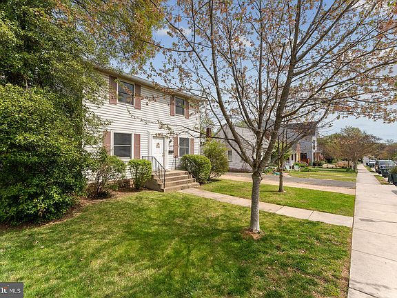 2nd image of 1023 21st St S