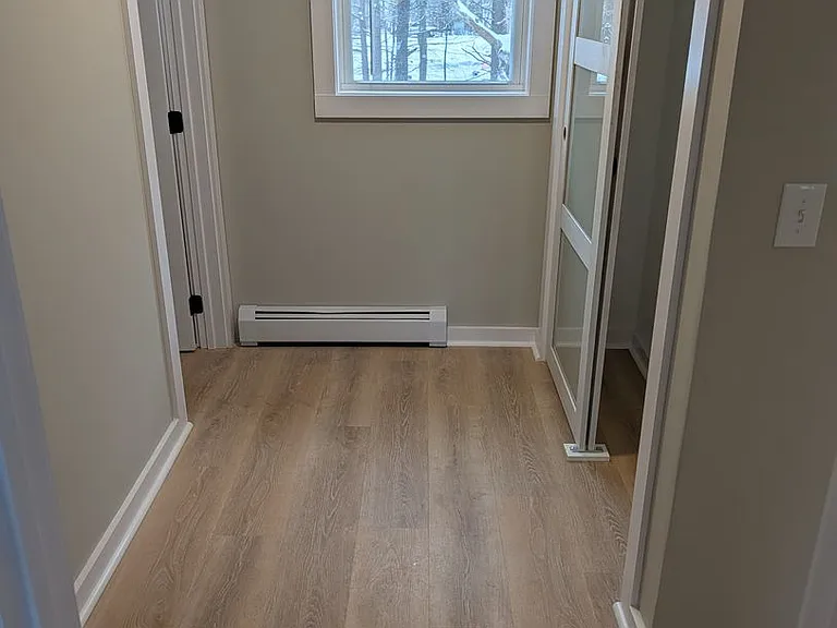 242 Commercial St — Photo 32