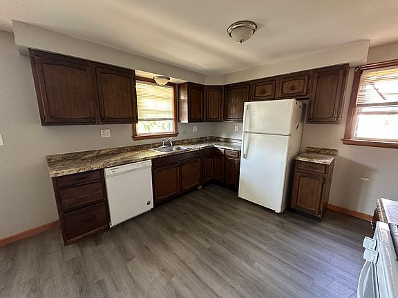 3rd image of 127 Warner St #2A