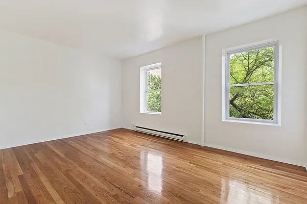 Rented by REAL New York | media 21