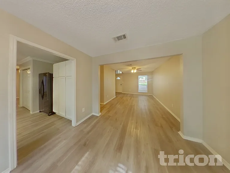 6729 Daffodil Ct — Photo 3