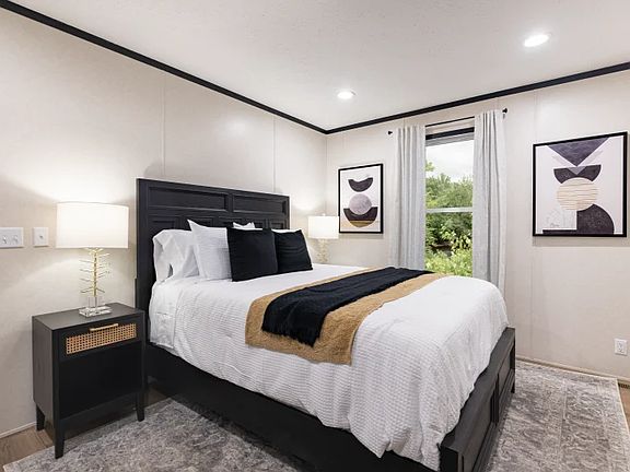 5th image of 1139 Lincoln Ave #30