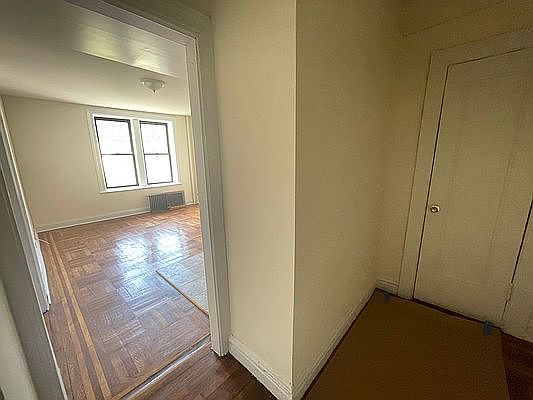 5th image of 25 Seaman Ave #5C