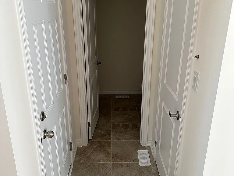 34 Durham Ave — Photo 5