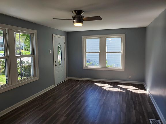 5th image of 221 Lincoln Ave