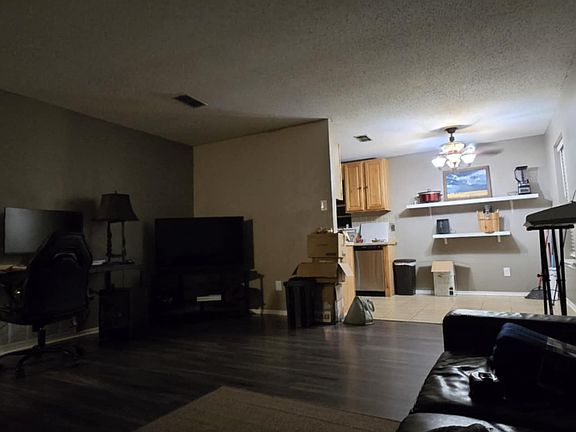 5th image of 28 Neal St