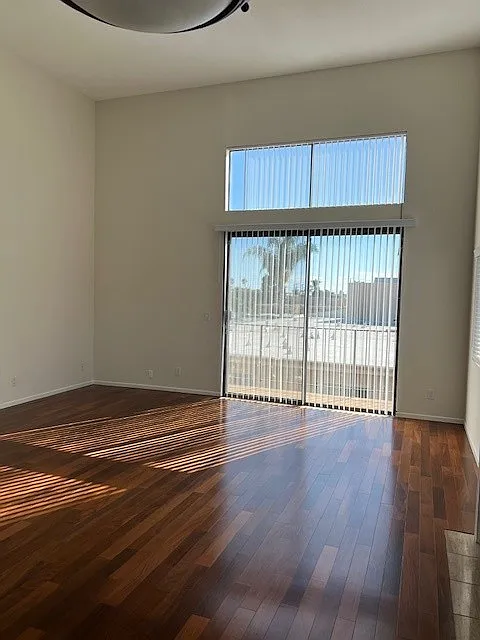 3 bed, 1600 sqft, $4,300 — Photo 3
