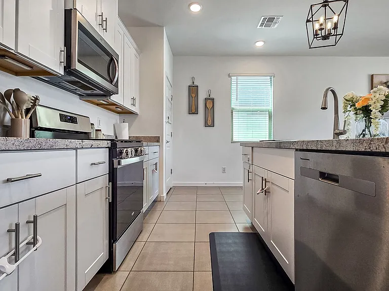 8820 W Agora Ln — Photo 10