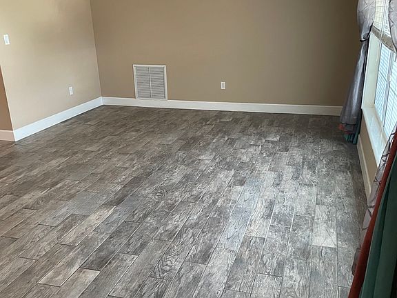 4th image of 1404 Lime Dr