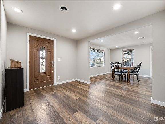 4th image of 1218 E Alder Street
