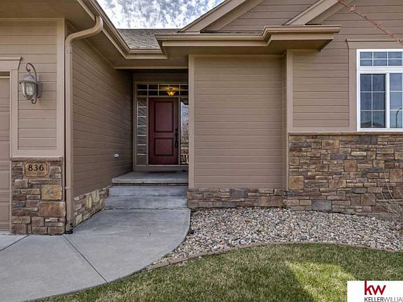 3rd image of 836 S 183rd St