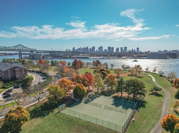 27 Breakwater Dr Unit 27, Chelsea, MA 02150