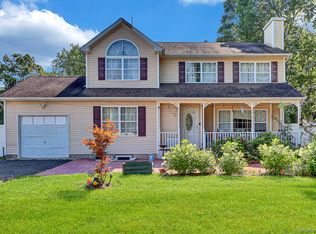 6 13th St, Selden, NY 11784