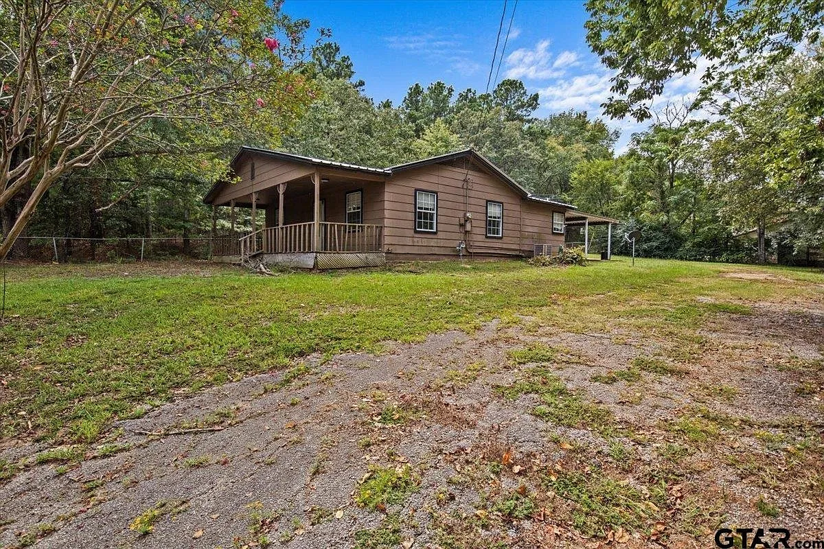3 bed, 2.0 bath, 1152 sqft, $1,400 — Photo 2
