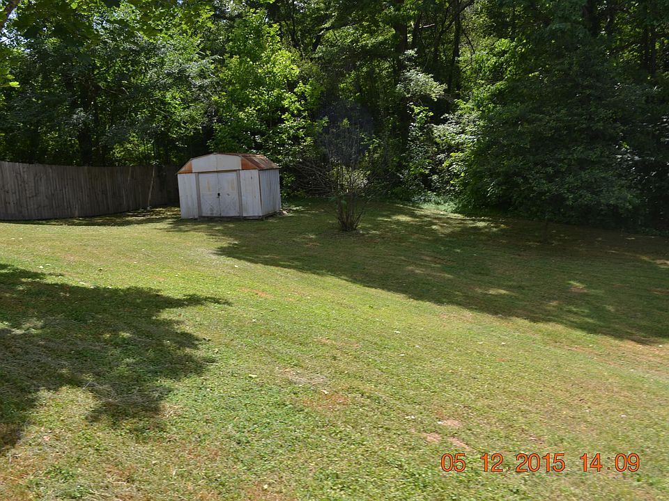 2nd image of 354 Carden St