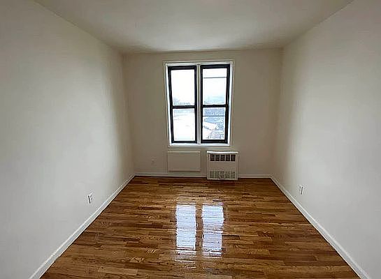 4th image of 14943 35th Ave APT 5B