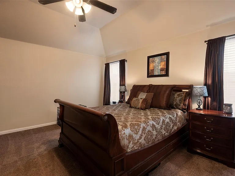 1010 Churchill Dr — Photo 13